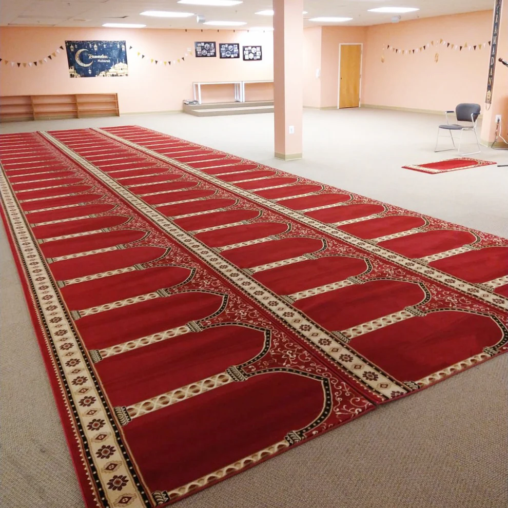 New Simple Plain Red Mosque Carpet - Image 2